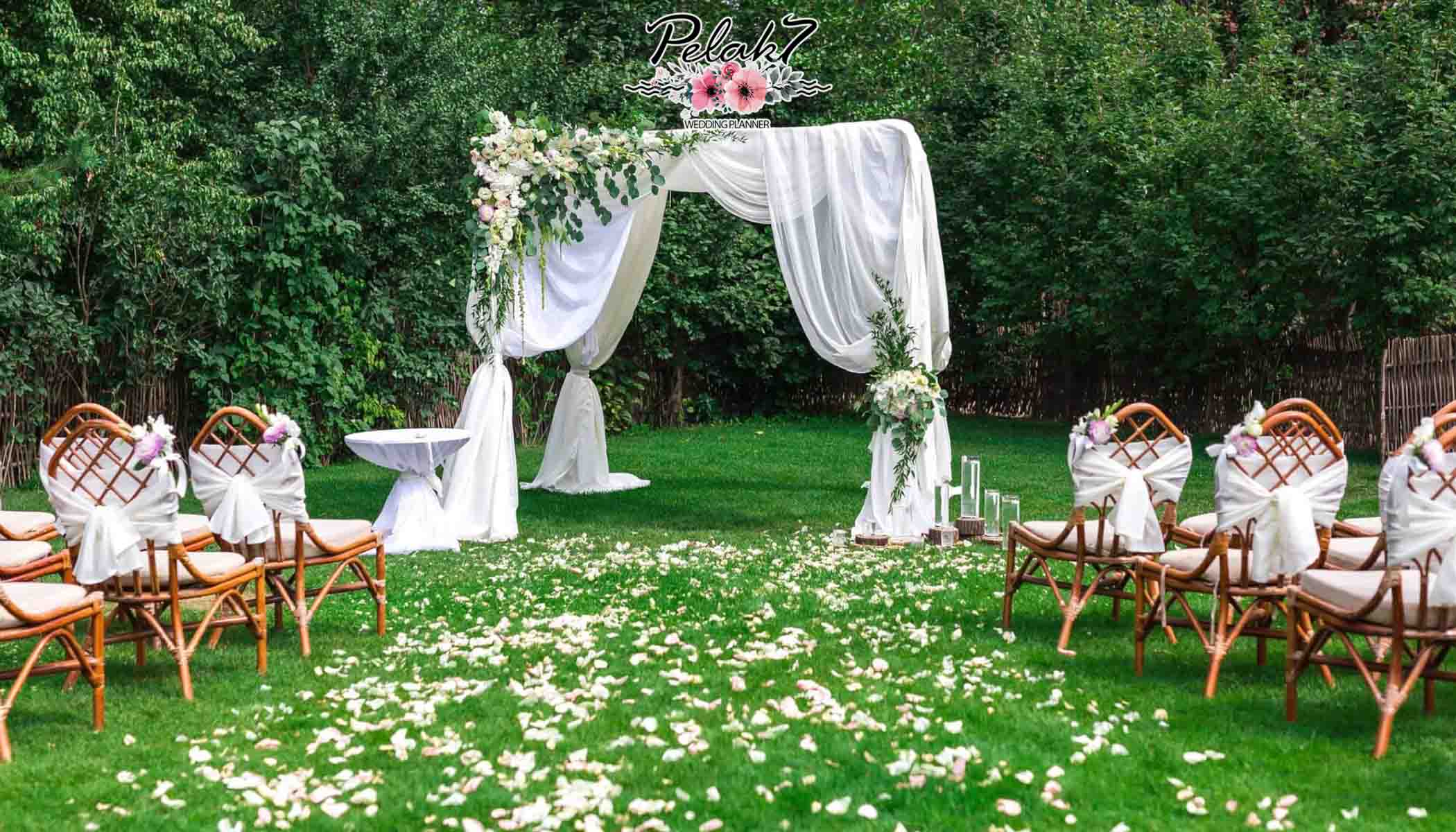 حیاط خلوت خود را به عنوان محل برگزاری عروسی بهاری انتخاب کنید