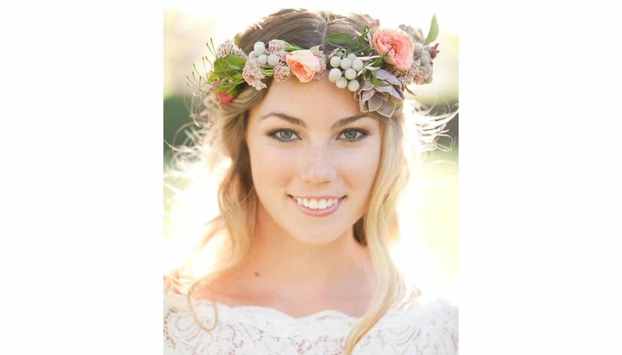 تاج عروس گل طبیعی زیبایی های خاص خود را دارد و طرفدار‌های خاص خود را دارد